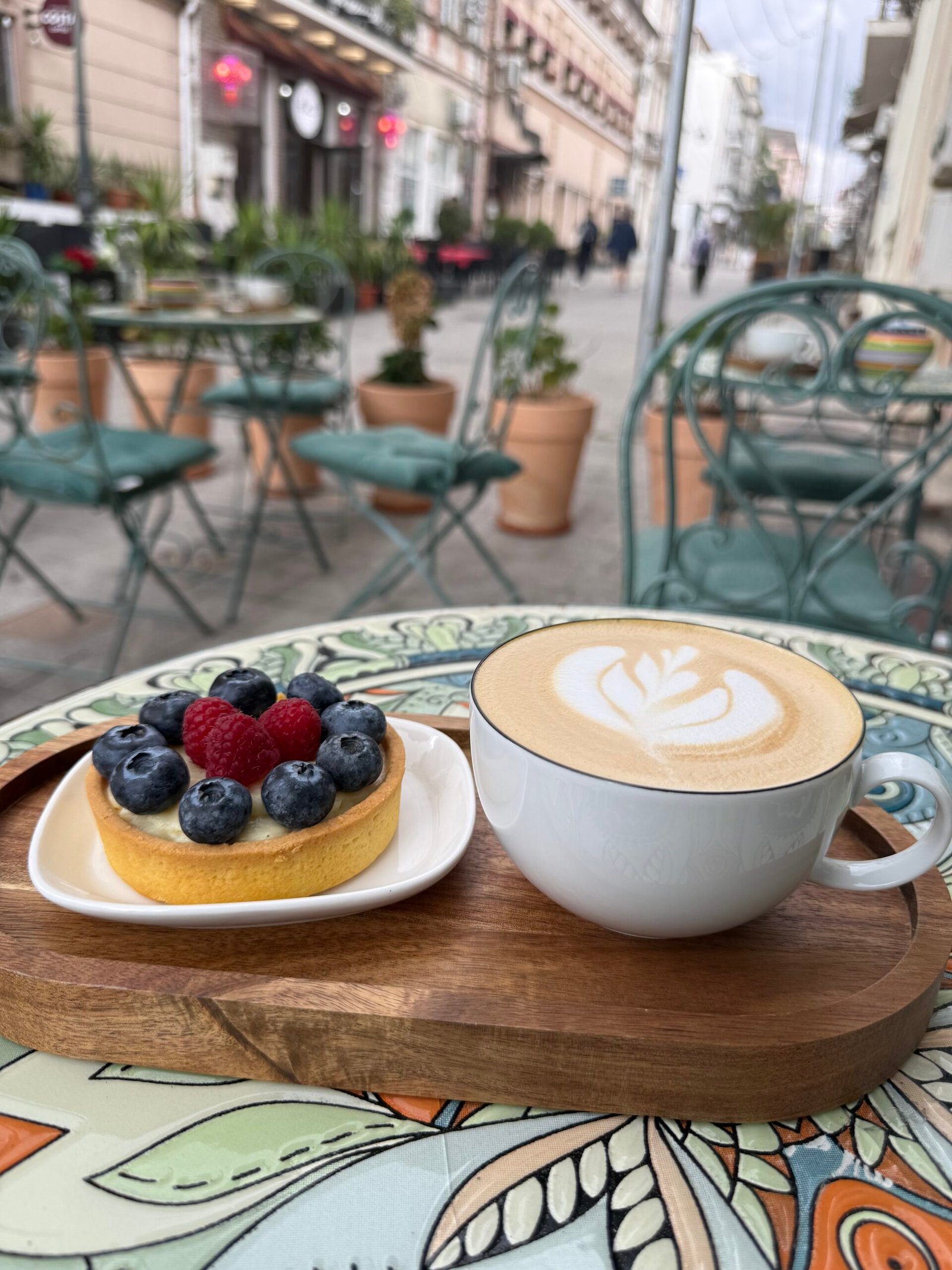 Espresso servit la Café Bonjour Constanța - un moment autentic de liniște în mijlocul orașului.